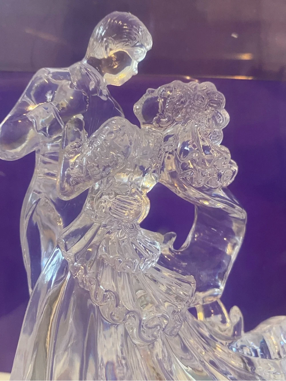 Wilton clear plastic wedding cake topper bride groom figurine